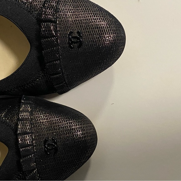 Chanel Heels Classic Black w/ gold flex size 41 or 10 US 11 US excellent authent - Picture 3 of 12